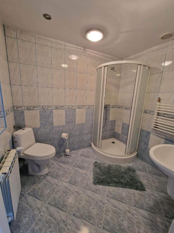 Pokoje Goscinne Zych Щирк Екстериор снимка
